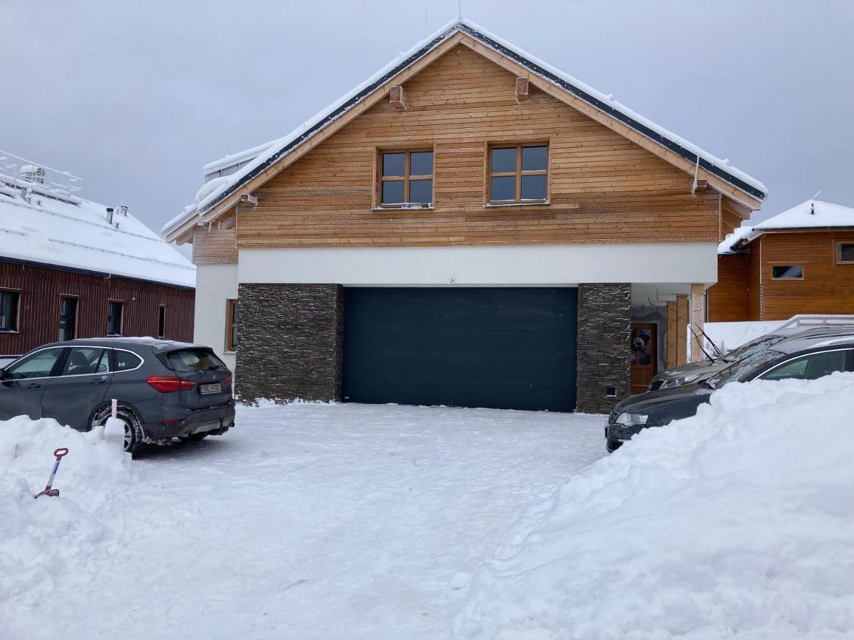 Apartmany Hacienda Boží Dar Buitenkant foto